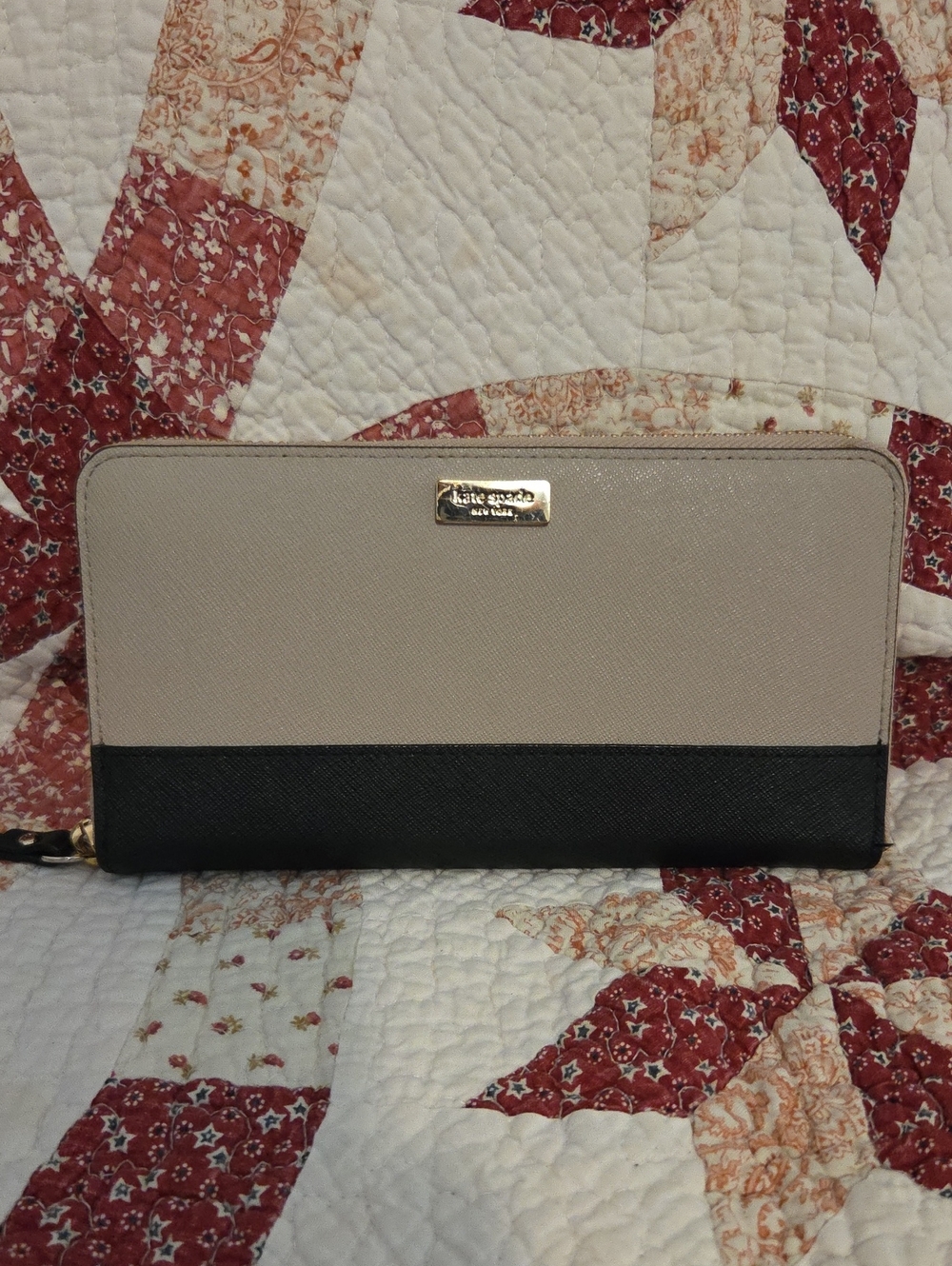 kate spade New York Two-Tone Beige and Black Zip Wallet